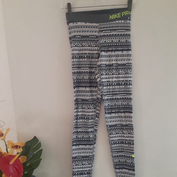 NIKE Pro Small Workout Legging Pants - Picture 5 of 15